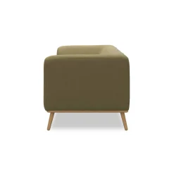 Land 2 sits Soffa