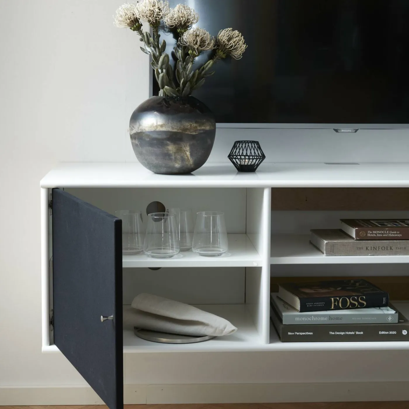 Mistral AV TV-skåp med 2 dörrar vit/svart